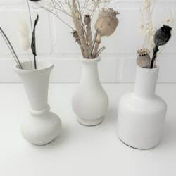 Tablett dekorieren und mehr – 16 tolle einfache Tischdeko Ideen 10 21808-2-vase-rosalia-metall