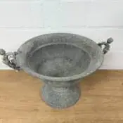 Schale auf Fuß 4