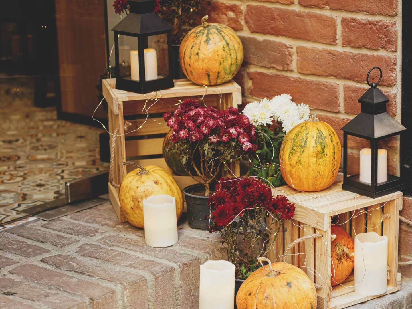 Herbstdeko für Draußen: 11 tolle Herbstdeko Ideen für den Eingang und den  Garten – Blog – Wilkens Wohnstudio | Deko-Objekte