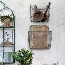 Den Eingangsbereich gestalten – 28 tolle Ideen für Garderobe und Haustür 2 23030-1-fil-de-fer-korb.jpg