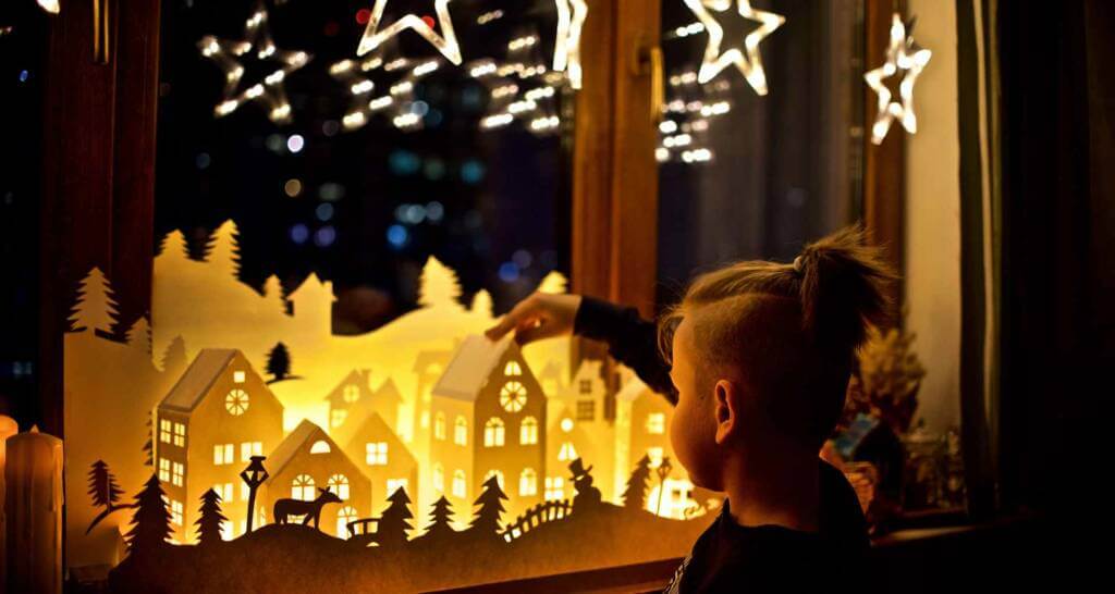weihnachtsdeko für die fensterbank weihnachtliche fensterbank deko lichthaus lichthäuser weihnachtsdorf