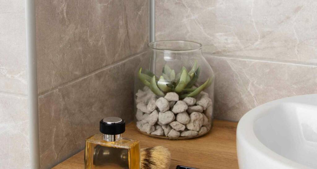 badezimmer dekorieren tipps glas dekorieren mit sukkulenten