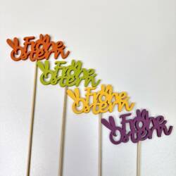 11 schöne Osterdeko Ideen 2024 165 23294-2-holz-stecker-frohe-ostern-vosteen.jpg