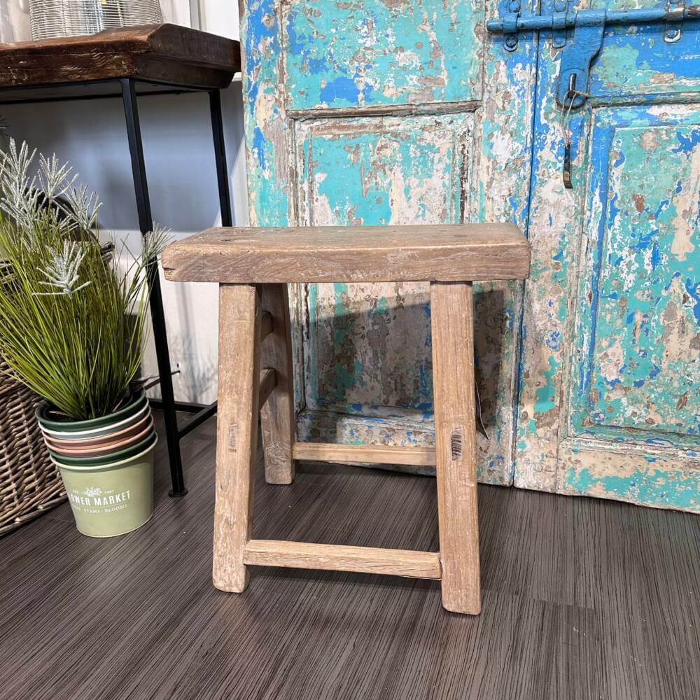 23540-1-vintage-hocker.jpg