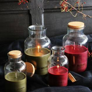 23571-1-kerze-in-glas-dunkelrot-home-society.jpg