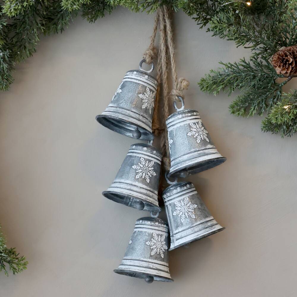 23604-1-ranke-mit-5-glocken-antique-zink-chic-antique.jpg