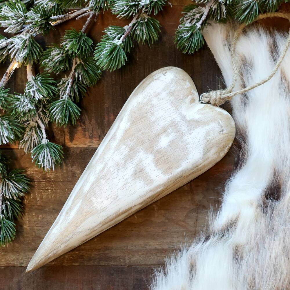 23702-1-holz-herz-zum-hängen-chic-antique.jpg