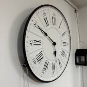 23773-5-wanduhr-weiß-chic-antique.jpeg