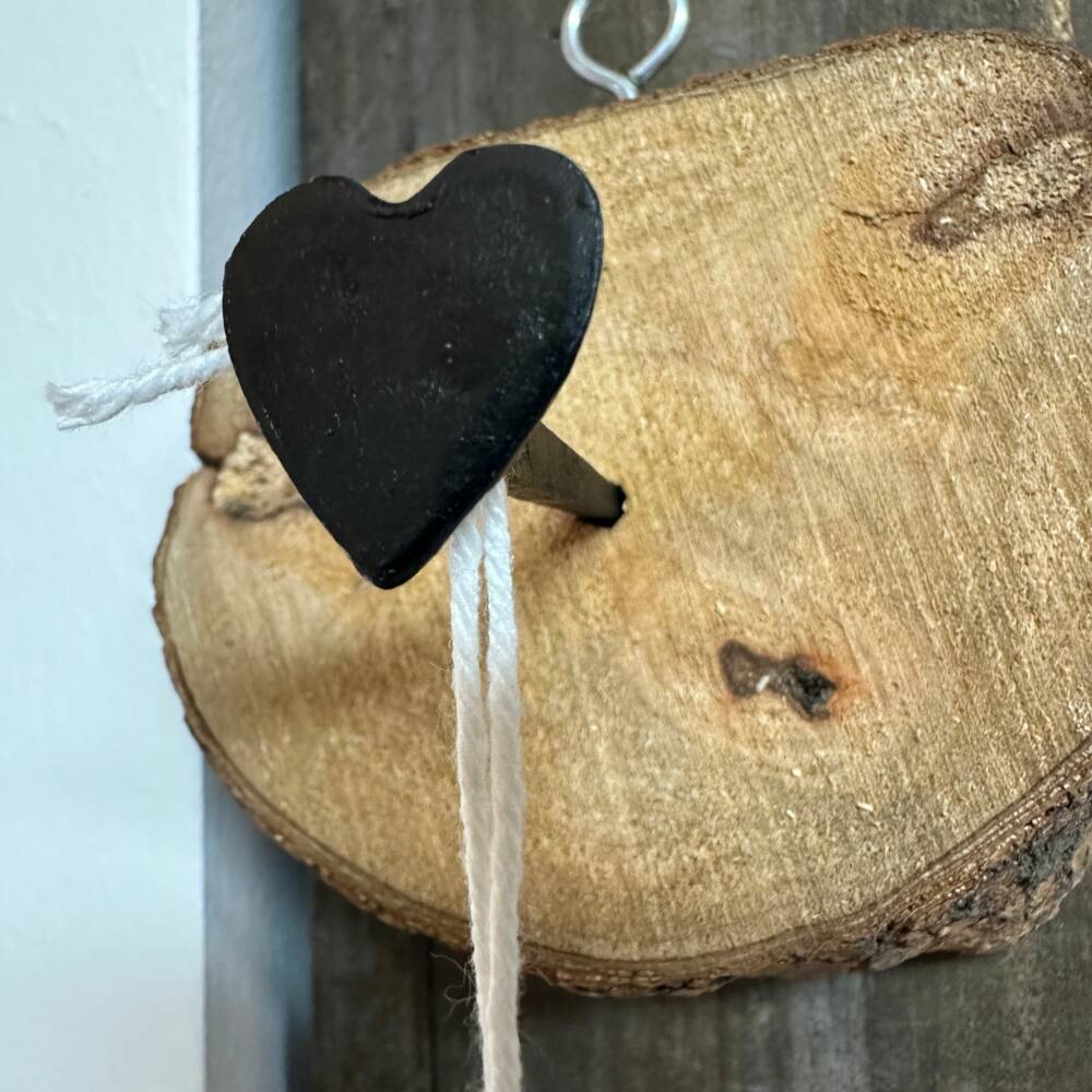 23821-3-eisen-nagel-mit-herz-chic-antique.jpg