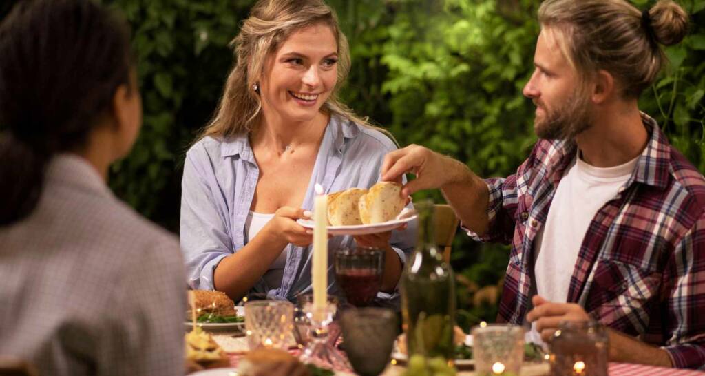 Tomaten vorziehen und Tomaten anbauen – 30 tolle Tipps und Tricks für eure Ernte 34 Tomatenrezepte Brotsalat Grillabend mit Freunden Grillrezepte
