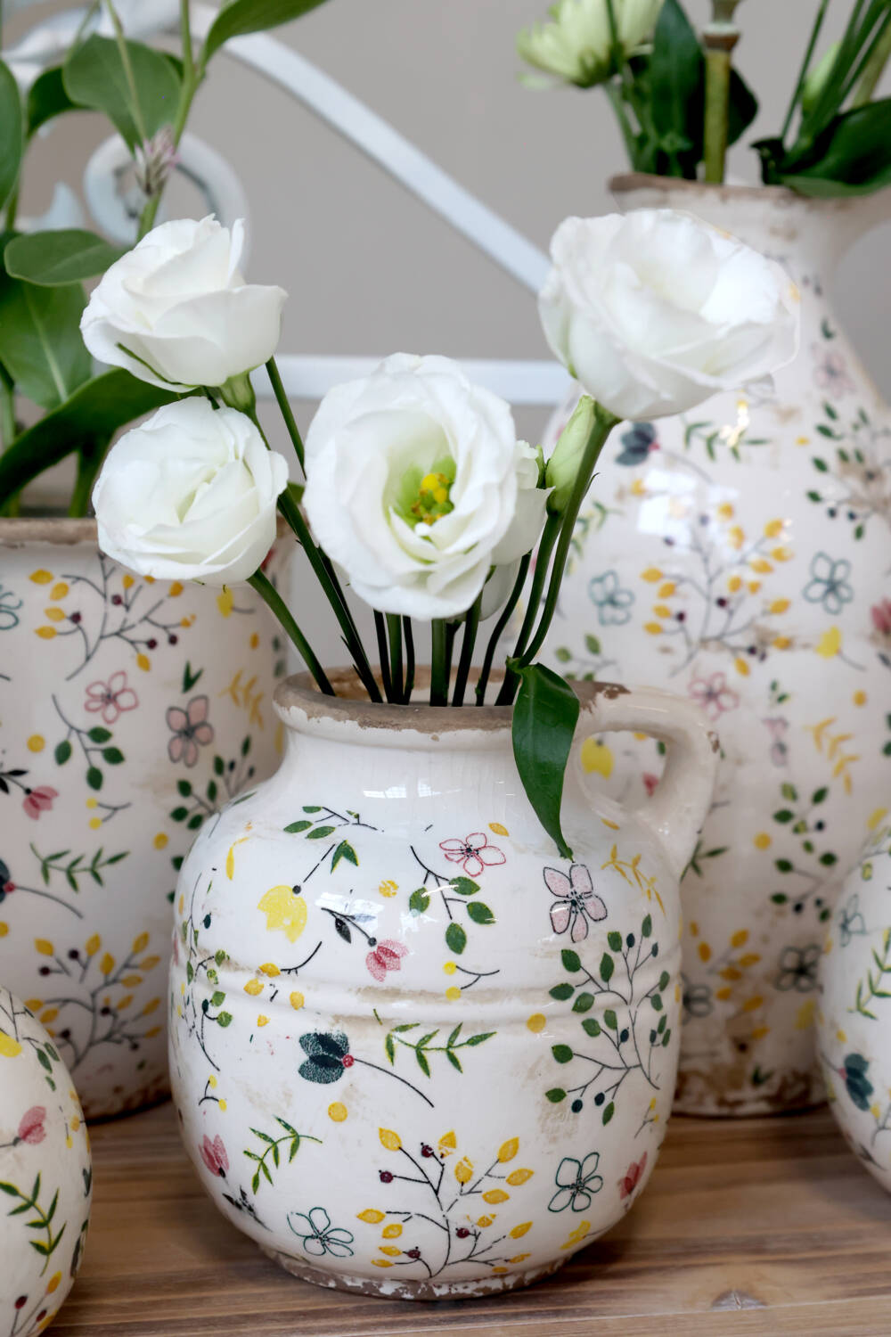 23869-3-cavaillon-flasche-mit-blumenmotiv-klein-chic-antique.jpg
