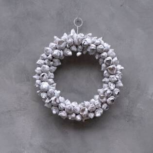 23954-001-dünner Kranz-koksfrüchte-weiß-couronne.jpg